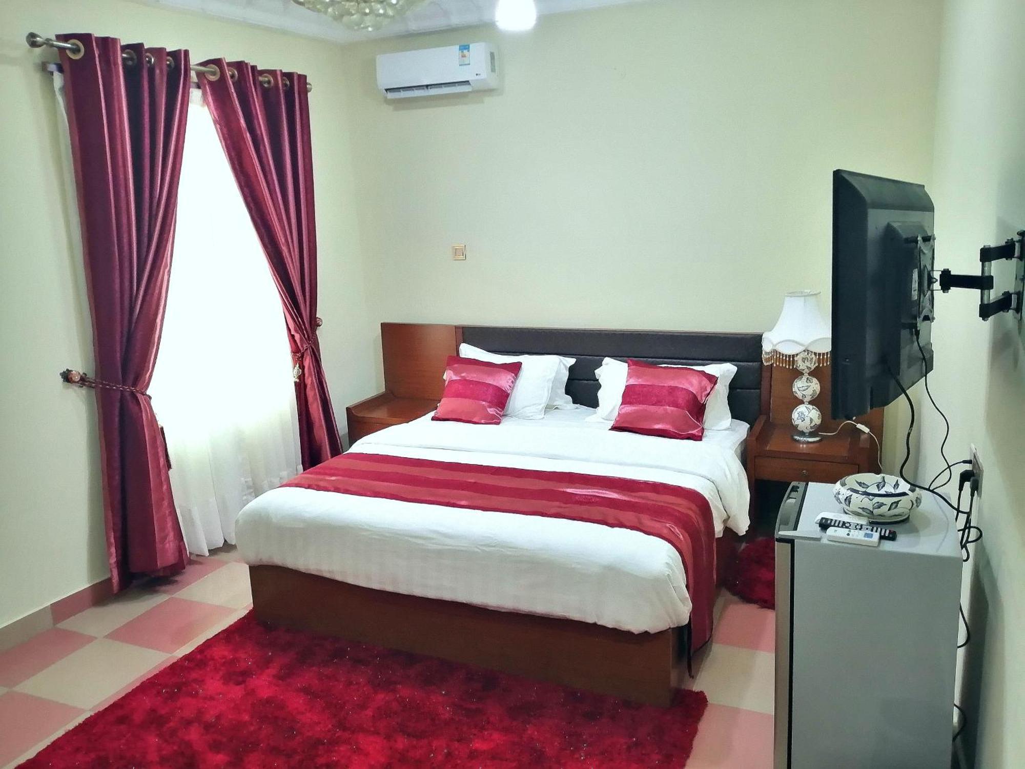 Afri-Royal Hotel Акра Екстериор снимка
