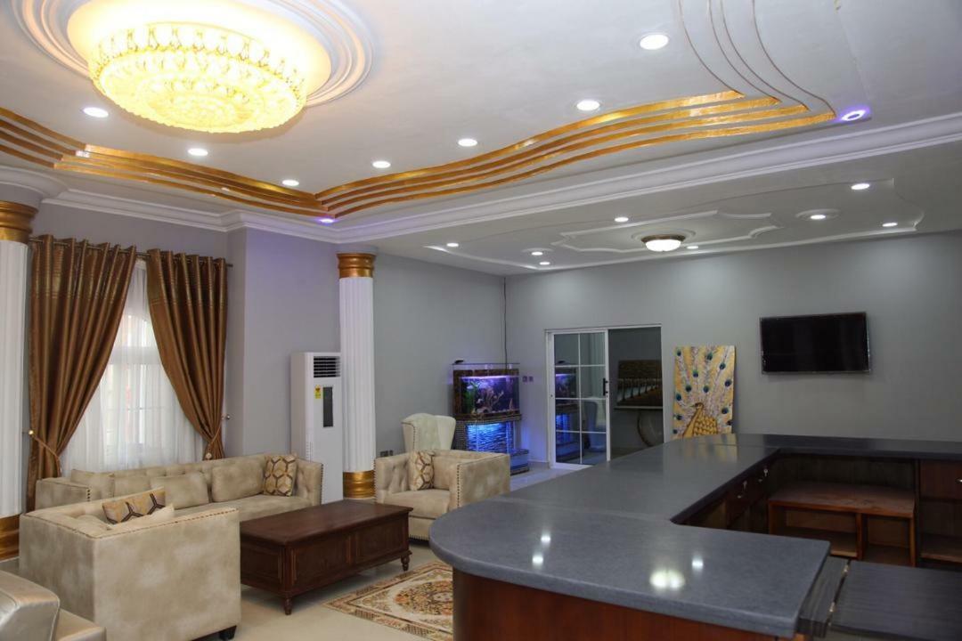 Afri-Royal Hotel Акра Екстериор снимка